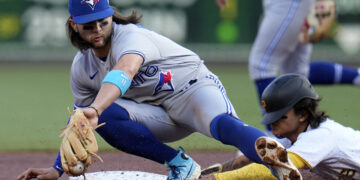 MLB 도루왕 도전 배지환, 선두와 1개 차…그러나 발목 부상