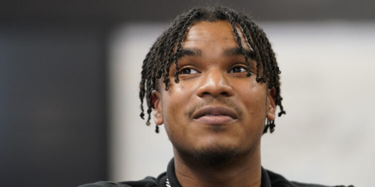 美대학 185곳 동시 합격…장학금 130억 제안받은 흑인 소년의 선택은