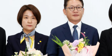 정의당 신임 원내대표에 배진교 “尹정부 불의에 맞설 것”