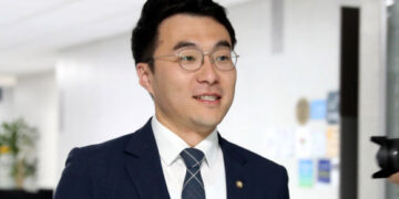 [주간 여의도 Who?] 상임위 중 투자·에어드롭까지…꼬여가는 ‘코인 논란’ 김남국