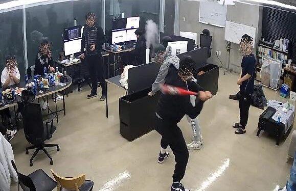 “코인 수익금 내놔”···조폭 불러 폭행 100억 갈취·IP추적해 감시도