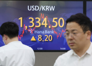 원·달러 환율 다시 1300원대로 … 뜻밖의 ‘달러 강세’