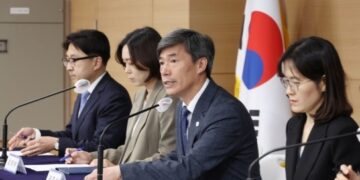 한일 ‘오염수 시찰단’ 나흘 일정 합의…12시간 마라톤 협의(종합)