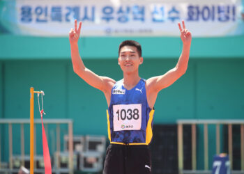 신기록 놓친 ‘스마일 점퍼’…올 첫 세계 정상으로 우뚝