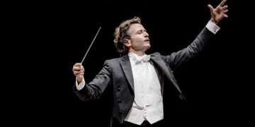 젊은 마에스트로 히메노 “첼리스트 한재민의 발전 지켜보는 건 영광”