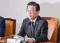 이재명, 盧 14주기 “당신 따라 여기까지 왔다…멈추지 않겠다”