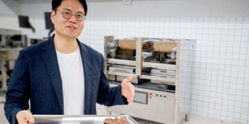 “손맛 패티랑 똑같아!”… 햄버거 종가도 놀란 조리 로봇의 아버지