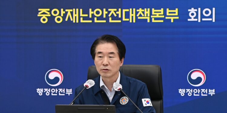 코로나 확진 학생 5일 결석해도 출석 인정…자가진단 앱 안 쓴다