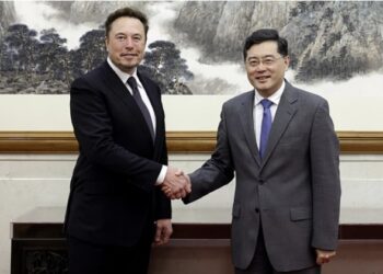 머스크 3년 만에 방중… “美中 디커플링에 반대”