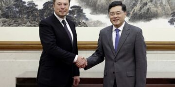 머스크 3년 만에 방중… “美中 디커플링에 반대”