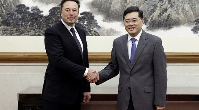 머스크 3년 만에 방중… “美中 디커플링에 반대”