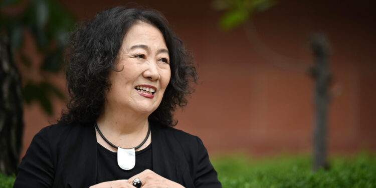 “숨쉬듯 썼지만… 詩는 그리 만만하지 않았다” [제31회 공초문학상]