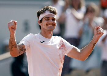 2위 무너뜨린 172위… 테니스 ‘흙빛 반란’