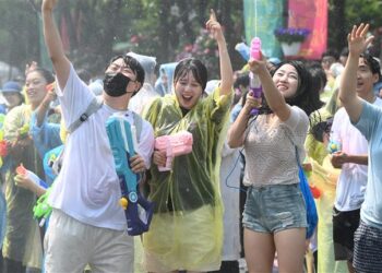 [포토] ‘신나는 물총싸움’