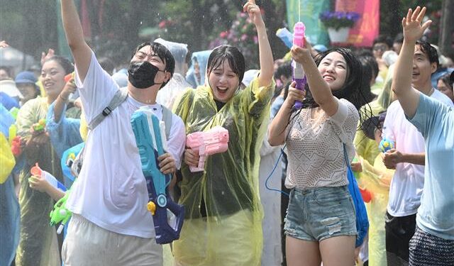 [포토] ‘신나는 물총싸움’