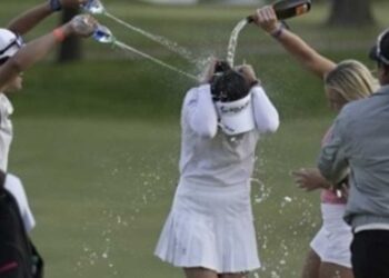 감도 운도 최고… 샴페인 터진 ‘고진영 감래’