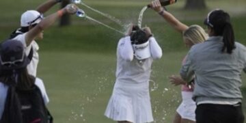 감도 운도 최고… 샴페인 터진 ‘고진영 감래’