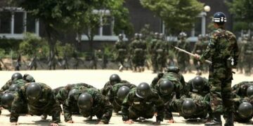 4일 된 훈련병이 “눈깔아”…소대장 폭행했다