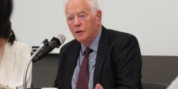 “日오염수 마실 수 있다” 英교수에…원자력연 “희석 전엔 못 마셔”