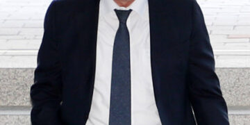 ‘대북송금’ 이화영, ‘뒷돈’ 의혹 추가 제기…검찰 측근 소환 조사