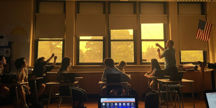 캐나다 산불 연기에… 美, 13개 주 ‘대기질 경보’ 발령