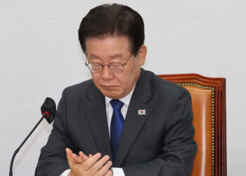 이재명 ‘무한 책임’에…비명계 “알맹이 없어” 친명계 “충분히 사과”