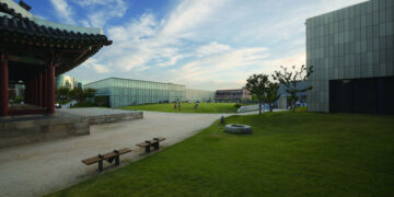 공간과 공간 잇는 미술관 마당… 시공의 경계 잊은 무형 미술관[건축 오디세이]