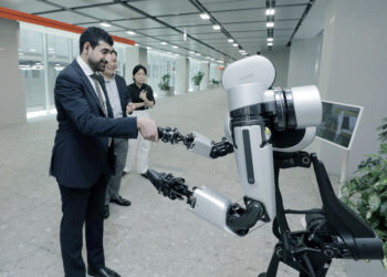 UAE 샤르자 왕자도 방문… 오일머니가 애정하는 ‘네이버 1784’