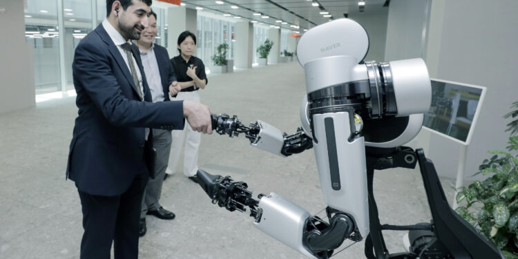 UAE 샤르자 왕자도 방문… 오일머니가 애정하는 ‘네이버 1784’