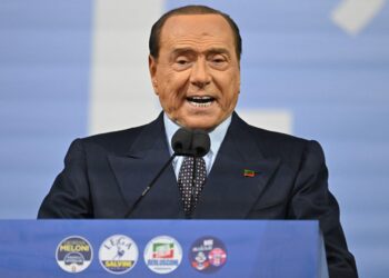 화려한 만큼 짙었던 추문… 伊정치계 거목 지다