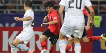 엄원상 멀티골·정우영 쐐기골… 만리장성 와르르