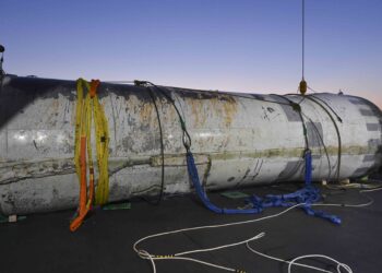 [속보] 군, 북한 발사체 15일만에 인양 성공