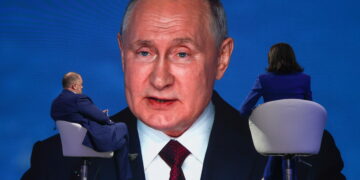 푸틴 “핵무기 쓸 수는 있지만…젤렌스키는 유대인의 수치” F-16도 거론