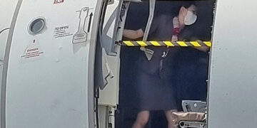 제주항공 비행기서 또 비상문 개방 난동…승무원 위협