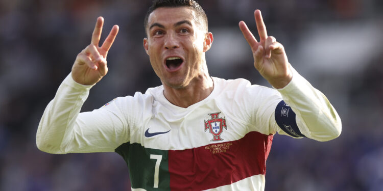 호날두 A매치 최다 출전…홀란은 시즌 최다 골 경신