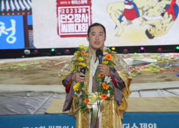 단옷날 ‘작은 거인’ 윤필재, 2년 만에 태백장사 복귀