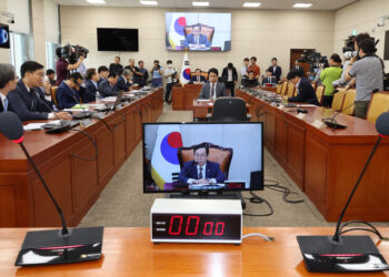 장제원은 불참, 공청회는 반쪽… 과방위 기싸움에 첫 회의 파행