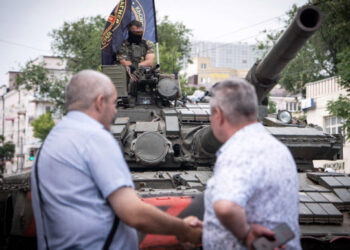 바그너 수장 프리고진 “유혈 피하려고 철수 명령” 푸틴 파국 면할 듯