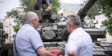 바그너 수장 프리고진 “유혈 피하려고 철수 명령” 푸틴 파국 면할 듯