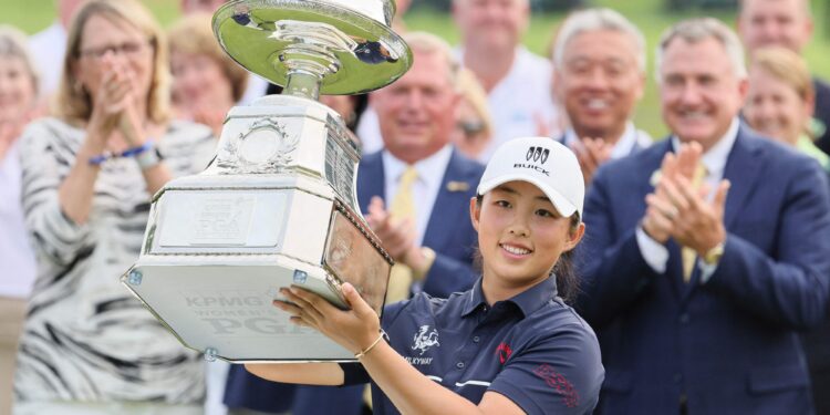 중국 선수, 11년 만에 LPGA 메이저 트로피 ‘번쩍’