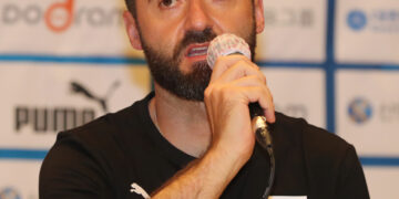 ‘20연패 늪’ 여자배구… 안방서 1승 챙길까