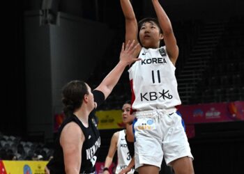 ‘소나기 3점슛’ 여자농구, 올림픽 향해 한 걸음