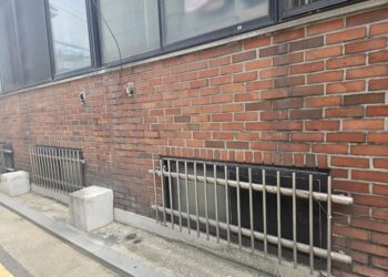 [단독] 서울 4개구 반지하 1648가구 ‘침수 우려’… “물막이판도 없어요”