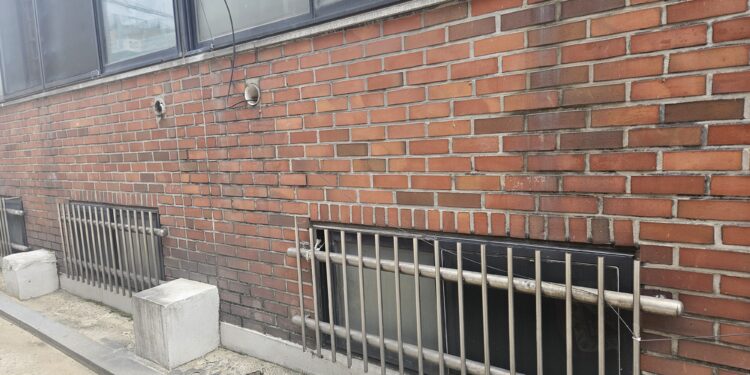 [단독] 서울 4개구 반지하 1648가구 ‘침수 우려’… “물막이판도 없어요”