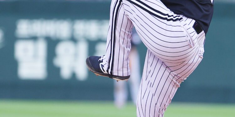 4점 뒤지고 있는데 ‘필승조’ 올려서 이겨버린 ‘신바람’ LG