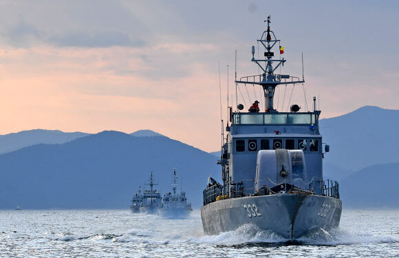 [포토] 항만방어전대 전대기동훈련 | 서울신문