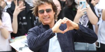 [포토] ‘친절한 톰 아저씨’ 하트 팬서비스