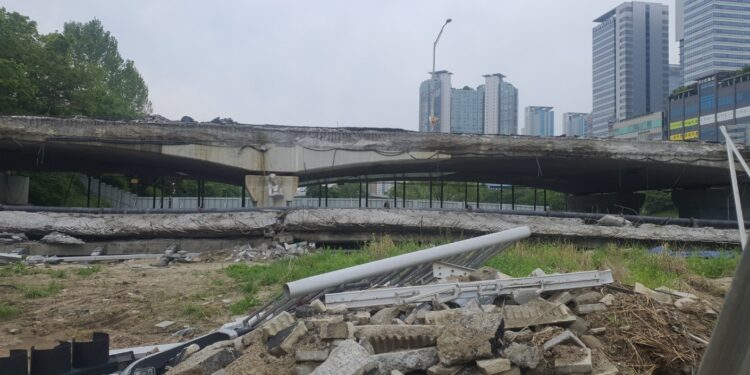 정자교 붕괴, 콘크리트 손상·철근 부식에 보수 미흡 ‘종합 부실’(종합)