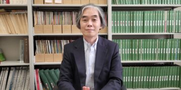 “아베 시대 부정하면 집권은 꿈도 못 꿔”