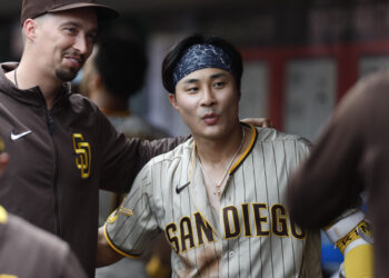 작년보다 빨라진 10호포… 김하성 ‘20-20’도 쏜다